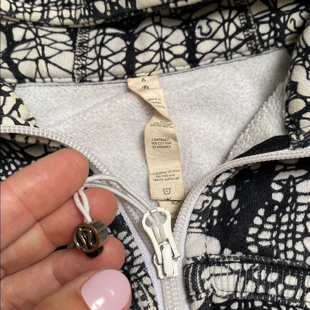 lululemon scuba full zip Black and White Jacket - Picture 6 of 12